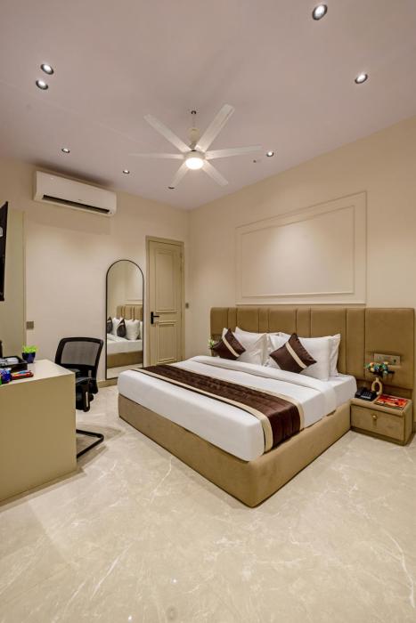 Hotel The Emporio A Elite Near Shaheed Sthal Metro Station