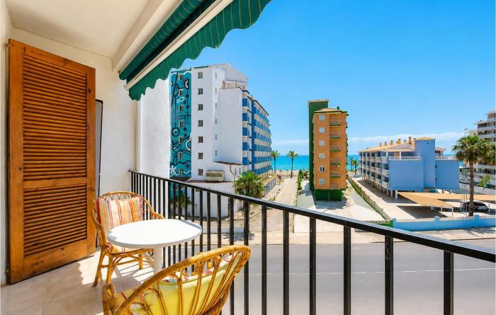 Cozy Apartment In Peñíscola With Swimming Pool