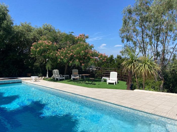 Le Soleil dOr piscine parking terrasse