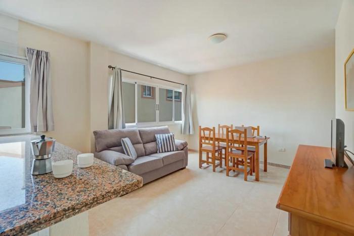 San Isidro 3 urban space: 75m² de vida