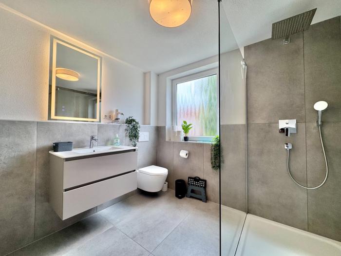 57 City Loft - near Train Station - NEW