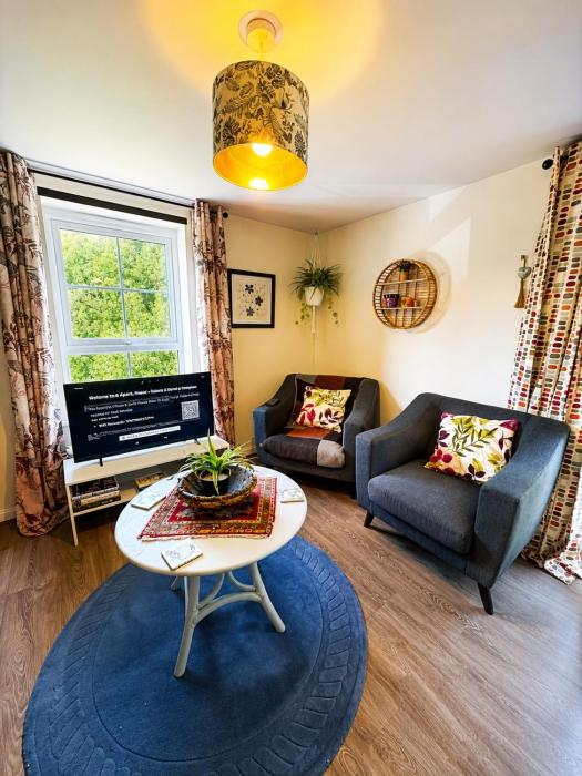#170 Modern 2BR Coventry Stay - Sleeps 4