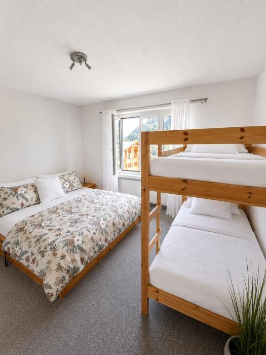 Family Apartment near Lenzerheide Ski-in & Fireplace