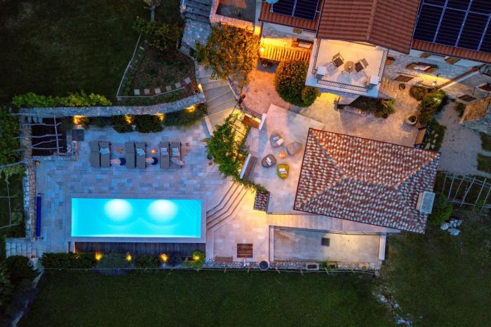 Holiday Home Oliti with Pool
