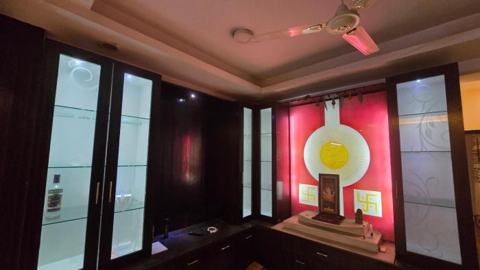 Spacious 3 bhk 3 washroom affordable convenient