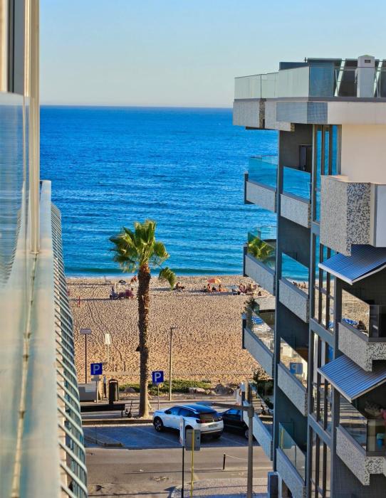 One step to the beach apartment