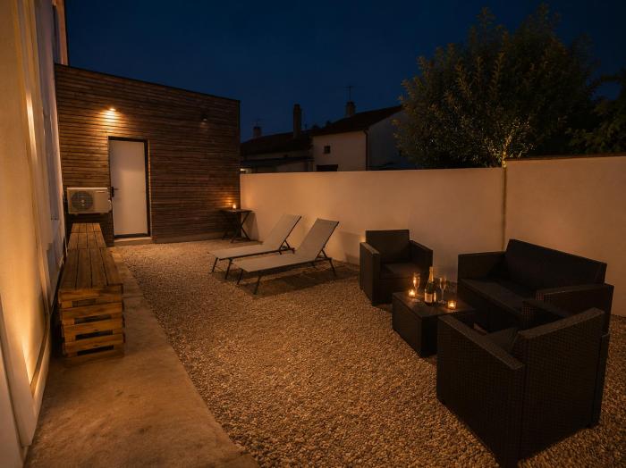 Agde Centre - Terrasse - Baignoire balnéo - Clim