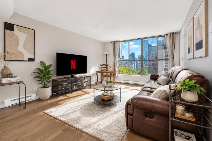 Modern City Escape 2BR Near Shopping and Dining