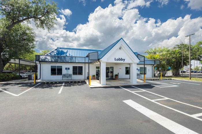 Days Inn by Wyndham Port Charlotte Town Center