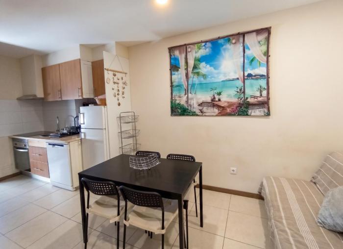 Welcoming 55 sqm Apartment in Portimão with Garden View