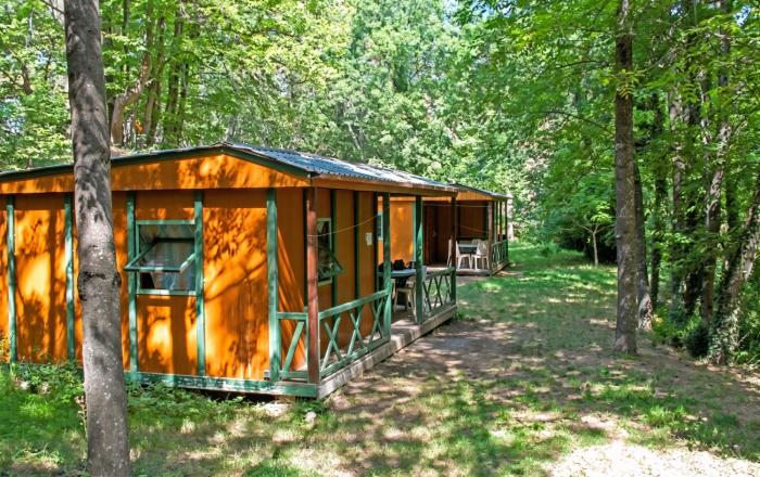 Bungalow confortable à Escaro avec piscine partagée