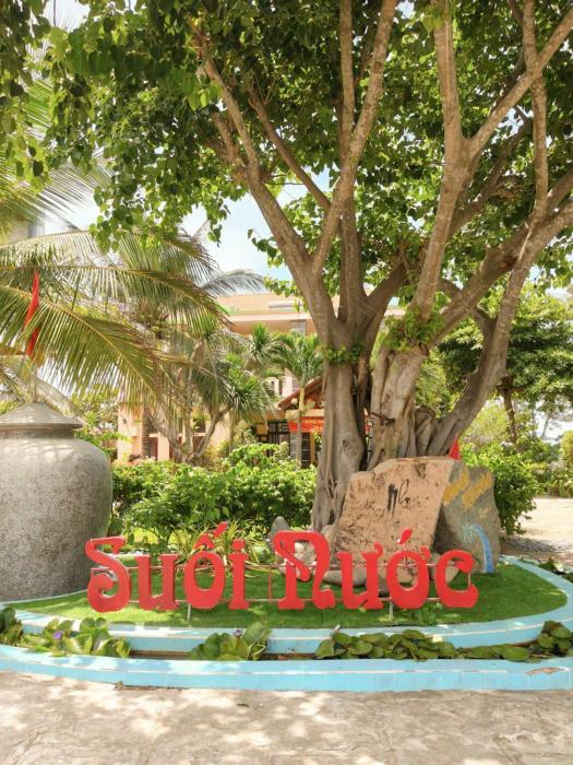 Suối Nước Resort