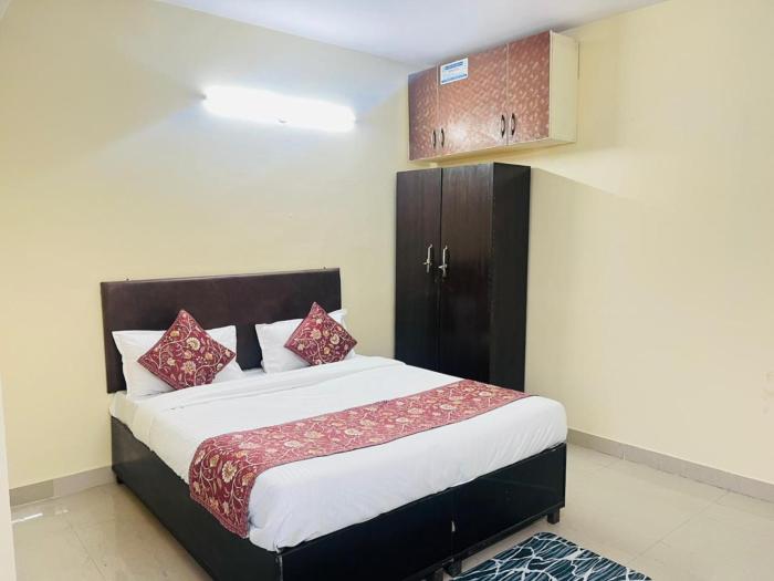 Hotel Star Blue Inn Near Sector 34 Metro Station - Noida
