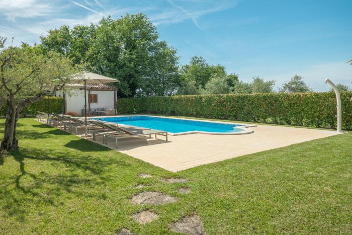 Apartment Complex Vetrina-Shared Pool