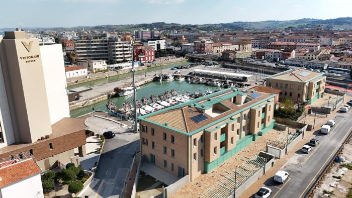 SE307 - Senigallia, elegante bilocale con loggia esterna e posto auto