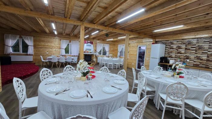 Cabana Cucului - În vârf pe deal Rediu,Iasi