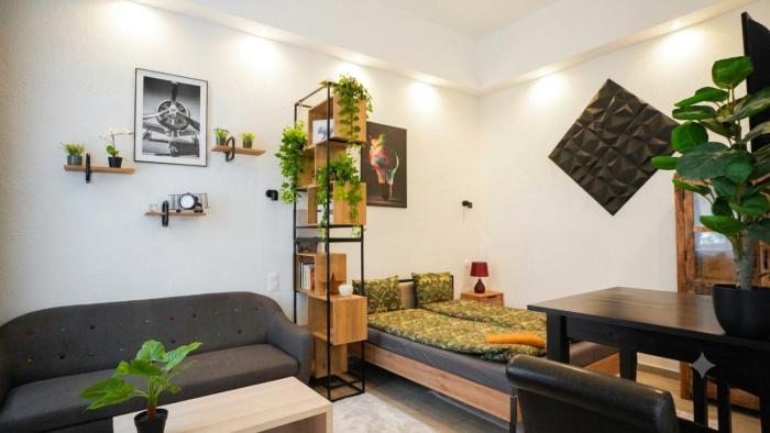 Ruinbar Nights City Style Residence with AC