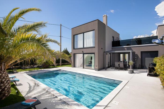 Villa PalmDora