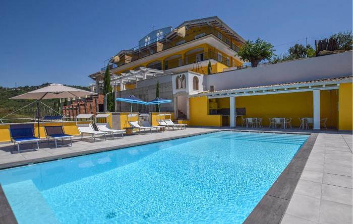 Stunning Apartment In Laureana Cilento With Wifi