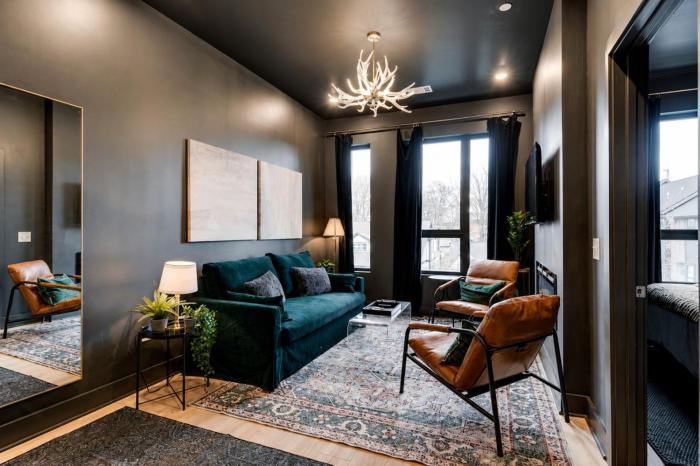 Spacious Top Floor Apartment Sleeps 6