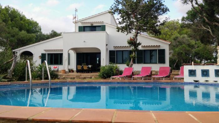 Casa en el campo con vistas al mar