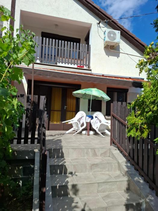 Retrovilla