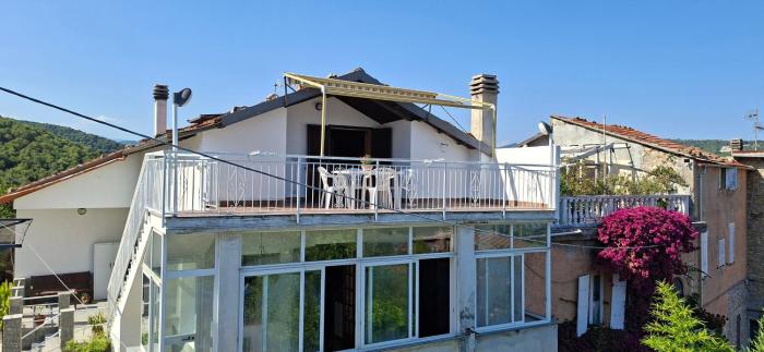 Mansarda Olinda Relax tra mare e campagna ad Andora