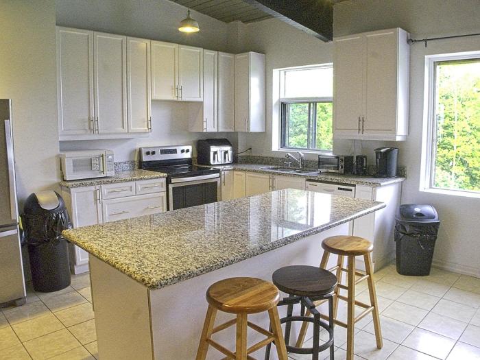 Gateside Chalets Expansive 6 Bedroom Hot Tub Near Village Blue Mountain