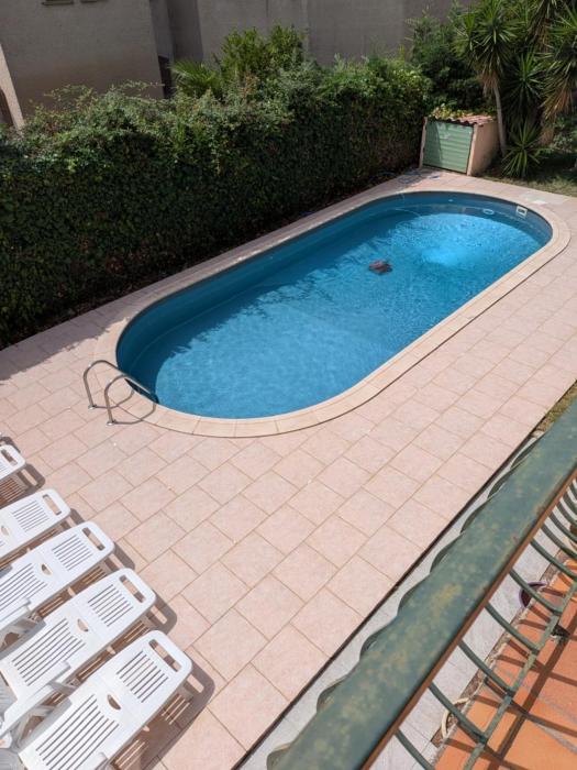 Maison de vacances avec grande piscine près de la mer