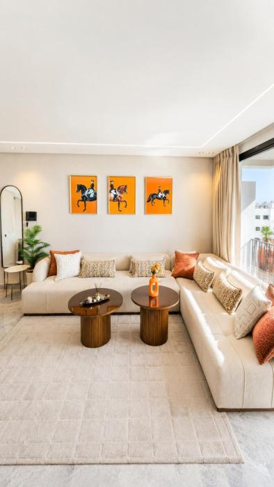 Luxury Residence Bright Balcony Apartment