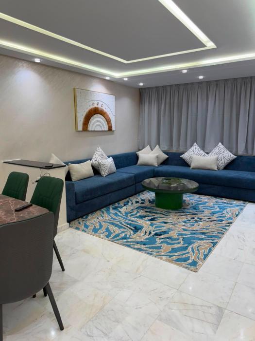 Amira Luxe