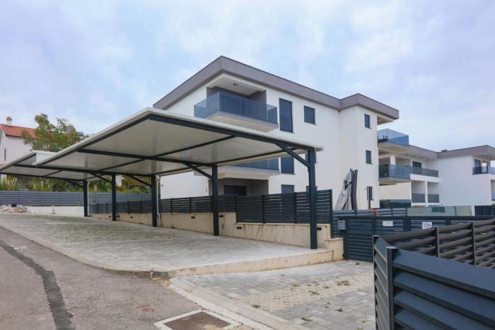 Apartments with parking space Zecevo Rtic, Rogoznica - 25427