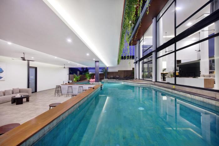 Contemporary 7BR Villa with Panoramic Views