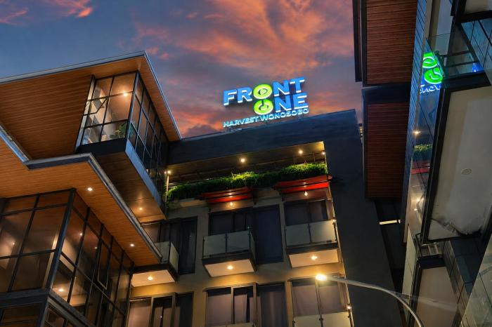 Front One Harvest Hotel Wonosobo