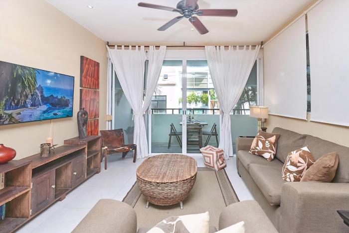 2Br Condo - Pool, Bbq & Beach Steps Away