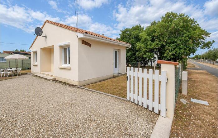 Lovely Home In Vendays-Montalivet With Wifi