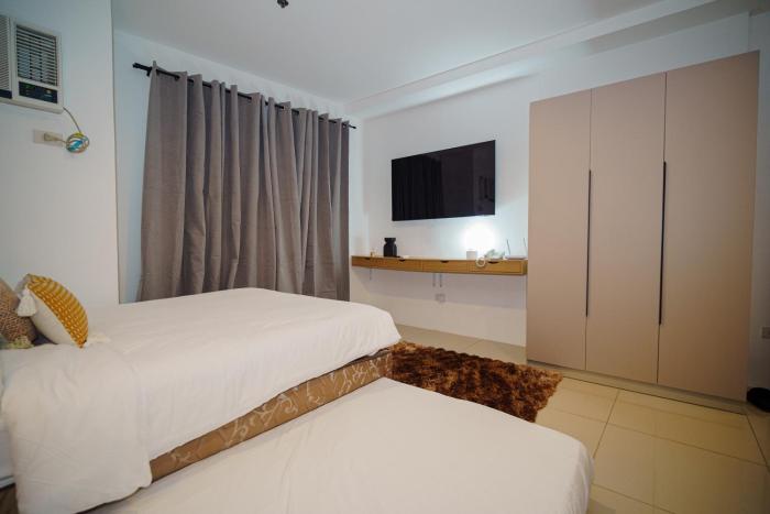 Suite for 8 in Central Bacolod near Robinsons