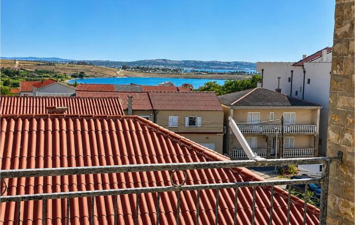 Amazing Apartment In Povljana With Wifi