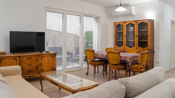 M-S Apartment Center, Old Town, Free Parking