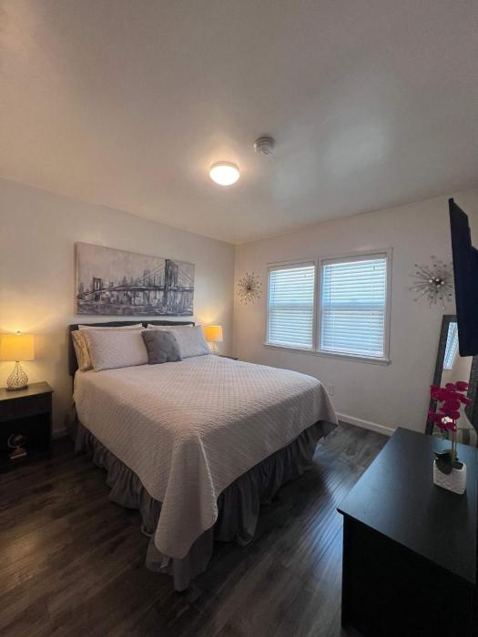 Sherman Oaks Apt With Free Parking Near Universal Studios