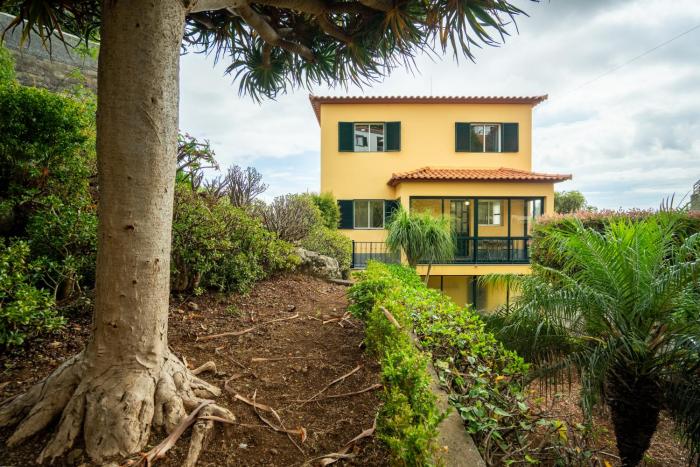 Flowers Island House 7