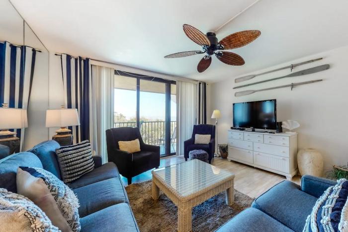 Beach Getaway with WiFi Pools Hot Tub & Ocean View