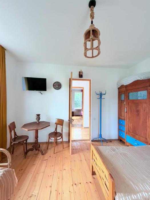 Cozy house with garden for rent in the center of Oni