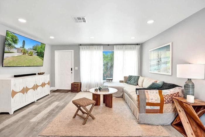 Relaxing 3BR Home Yard 10 Min to Beach