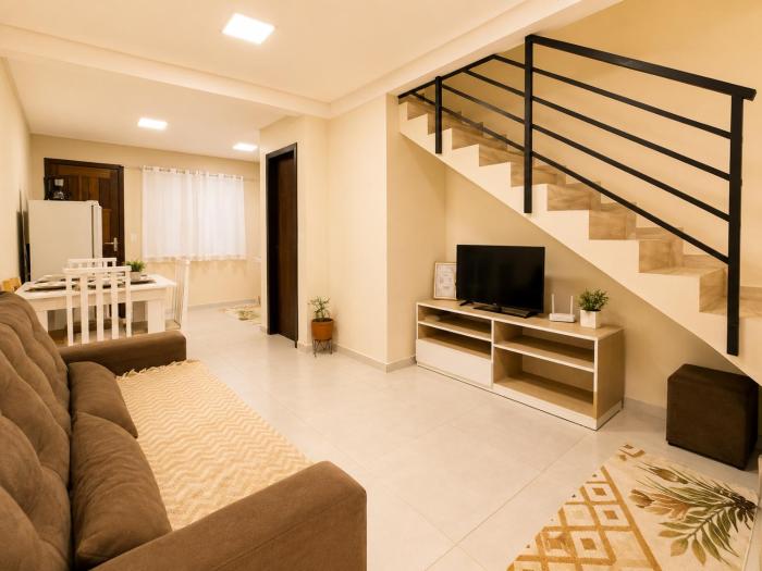 Casa moderna com garagem perto do aeroporto
