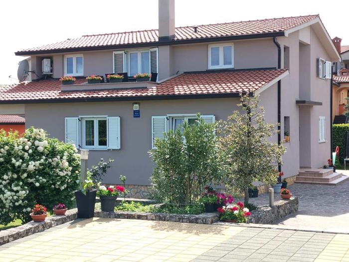 Apartments with parking space Nedescina, Central Istria - Sredisnja Istra - 26939