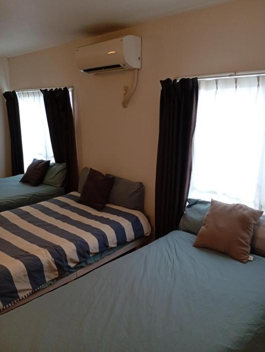 Wide bright room with 3beds