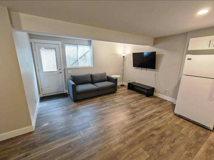 Cozy&Convenient Basement Suite -Perfect For You
