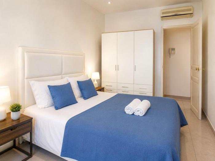 2 Bedroom Apartment Cannes Center
