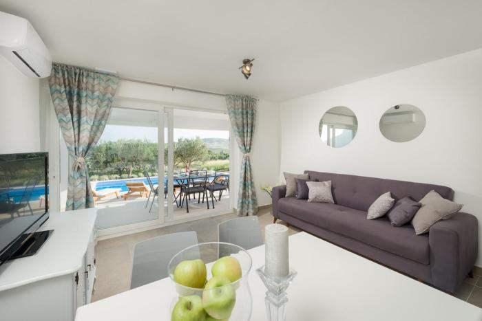 Holiday House Didovina - fantastic pool